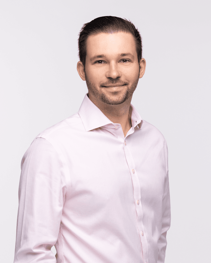 Thomas Woloszyn headshot